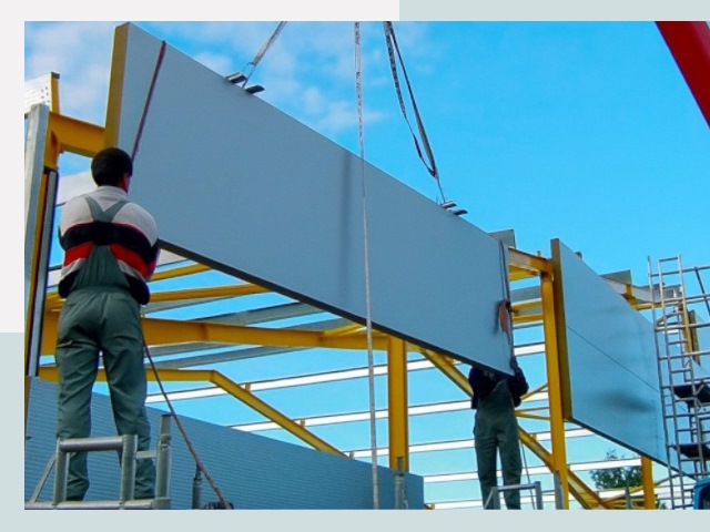 Монтаж сэндвич-панелей в Отрадном от 652 руб.