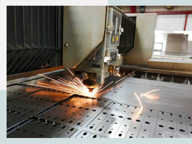 Лазерная резка металла в Отрадном от 652 руб.